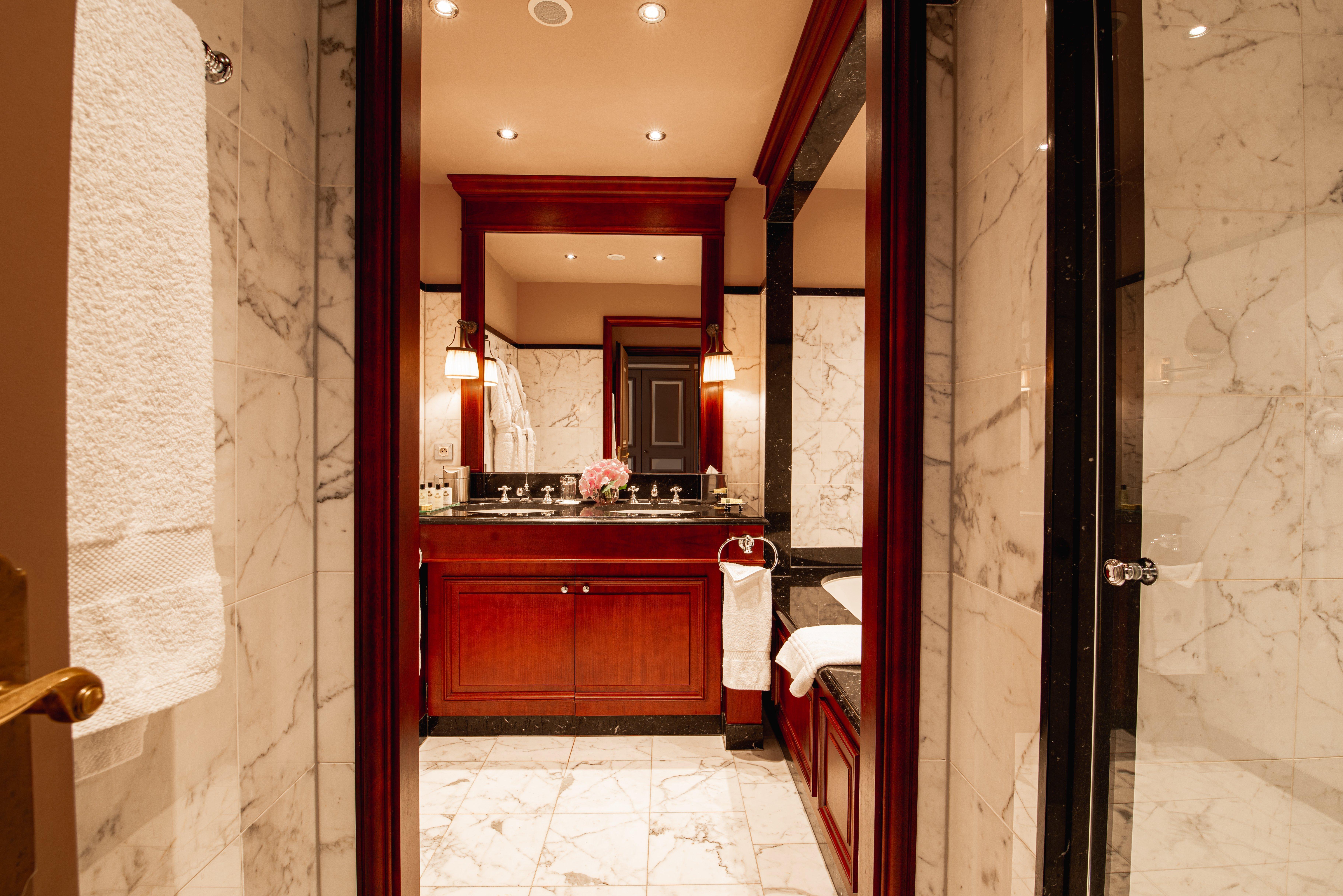 อินเตอร์คอนติเนนตัล บอร์โด เลอ กร็อง โฮเต็ล Hotel ภายนอก รูปภาพ Bathroom