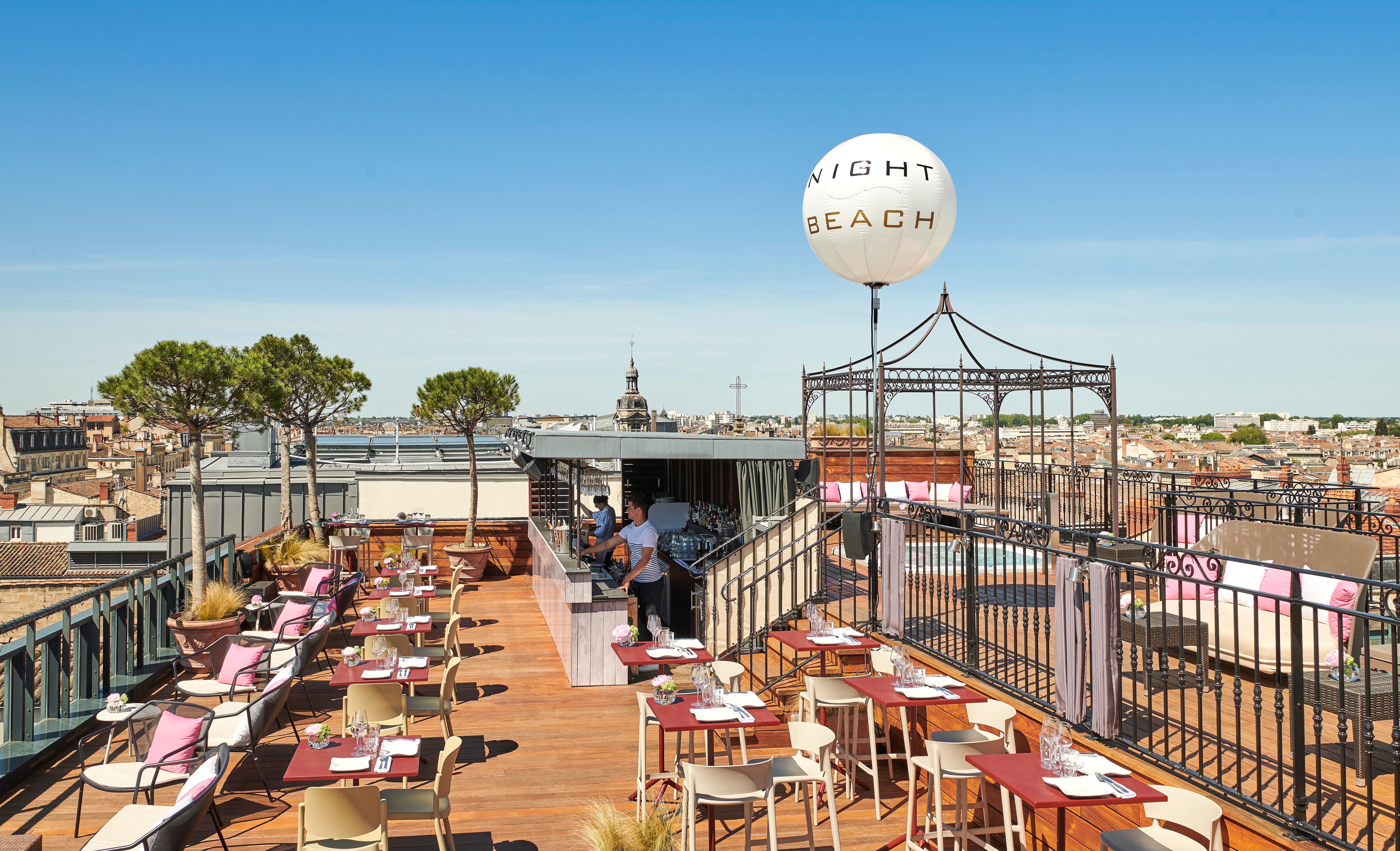 อินเตอร์คอนติเนนตัล บอร์โด เลอ กร็อง โฮเต็ล Hotel ภายนอก รูปภาพ The rooftop of the hotel