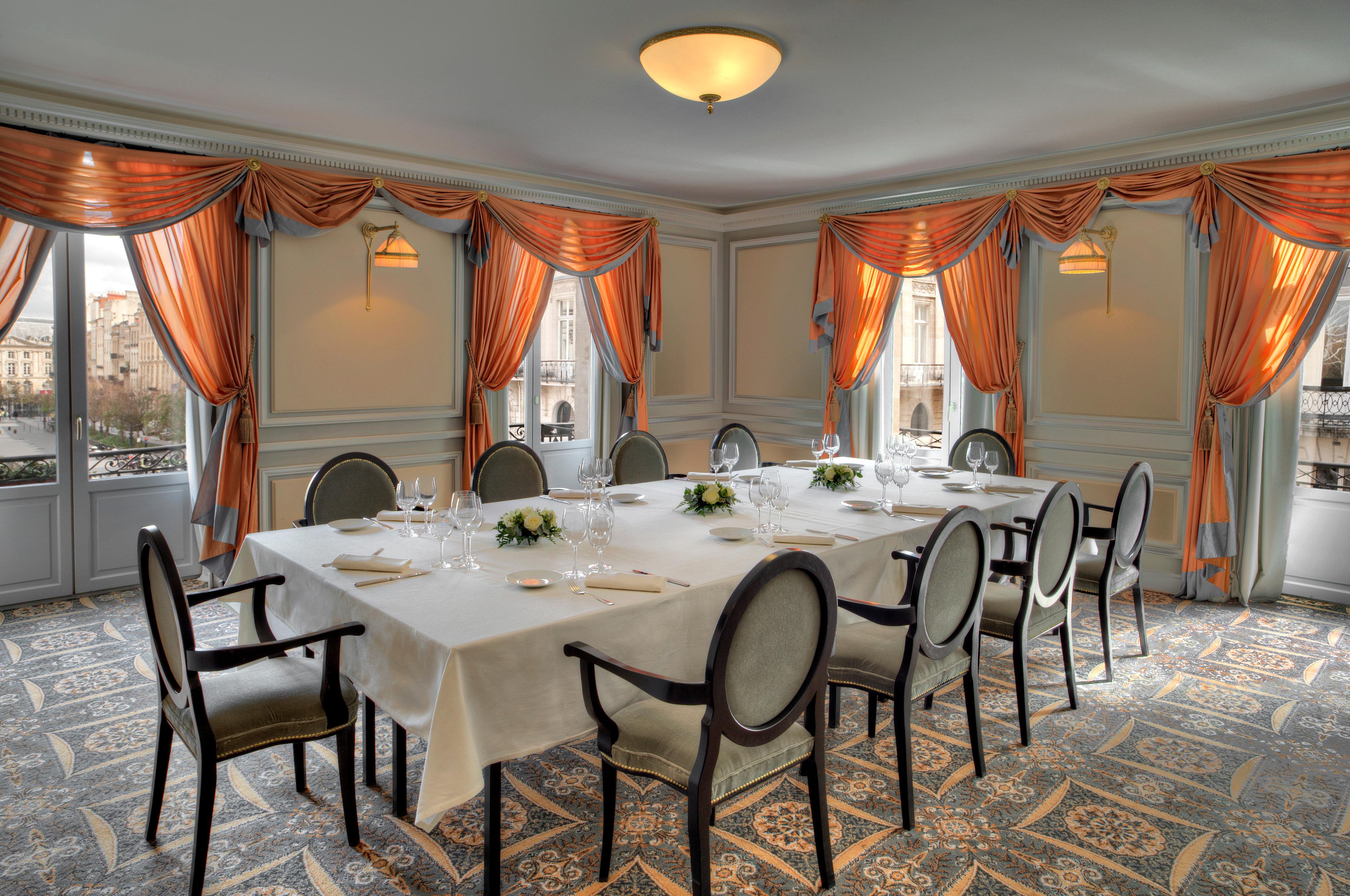 อินเตอร์คอนติเนนตัล บอร์โด เลอ กร็อง โฮเต็ล Hotel ภายนอก รูปภาพ The restaurant